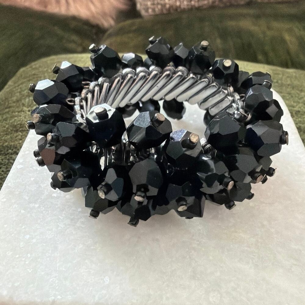 Vintage black beaded cha cha stretch bracelet